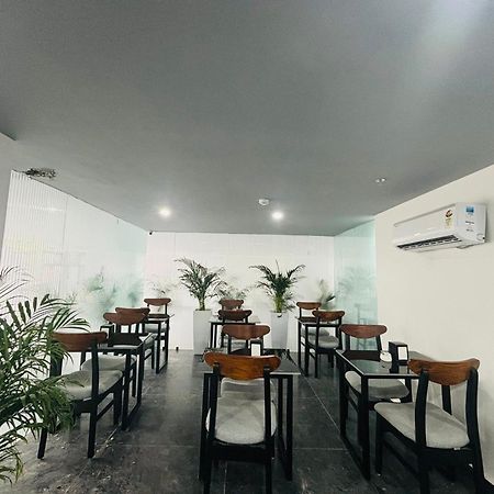 Bedchambers Serviced Apartment, Golf Course, Гургаон Экстерьер фото