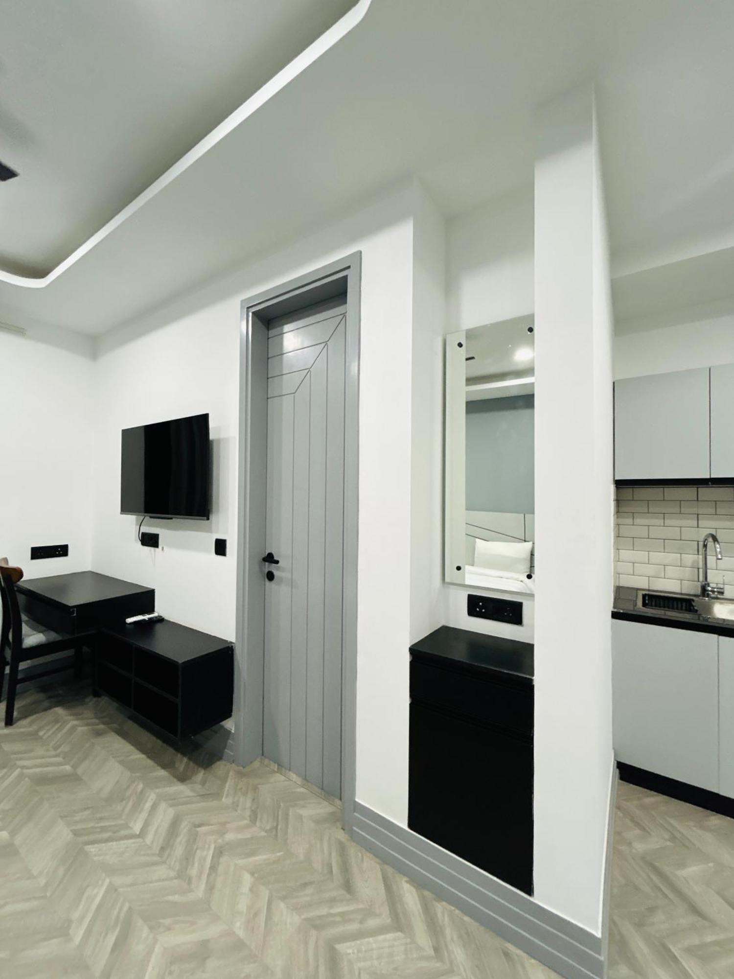 Bedchambers Serviced Apartment, Golf Course, Гургаон Экстерьер фото