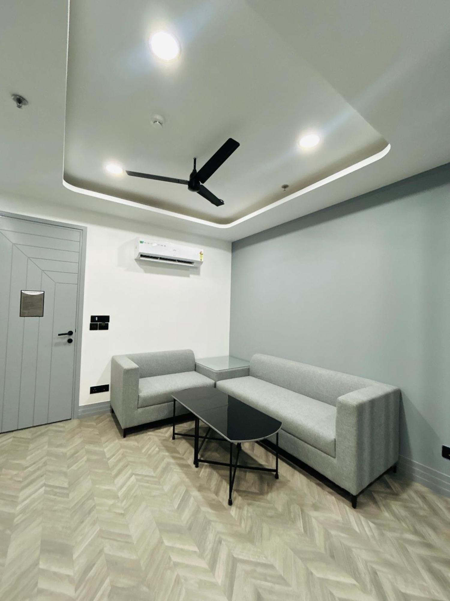 Bedchambers Serviced Apartment, Golf Course, Гургаон Экстерьер фото