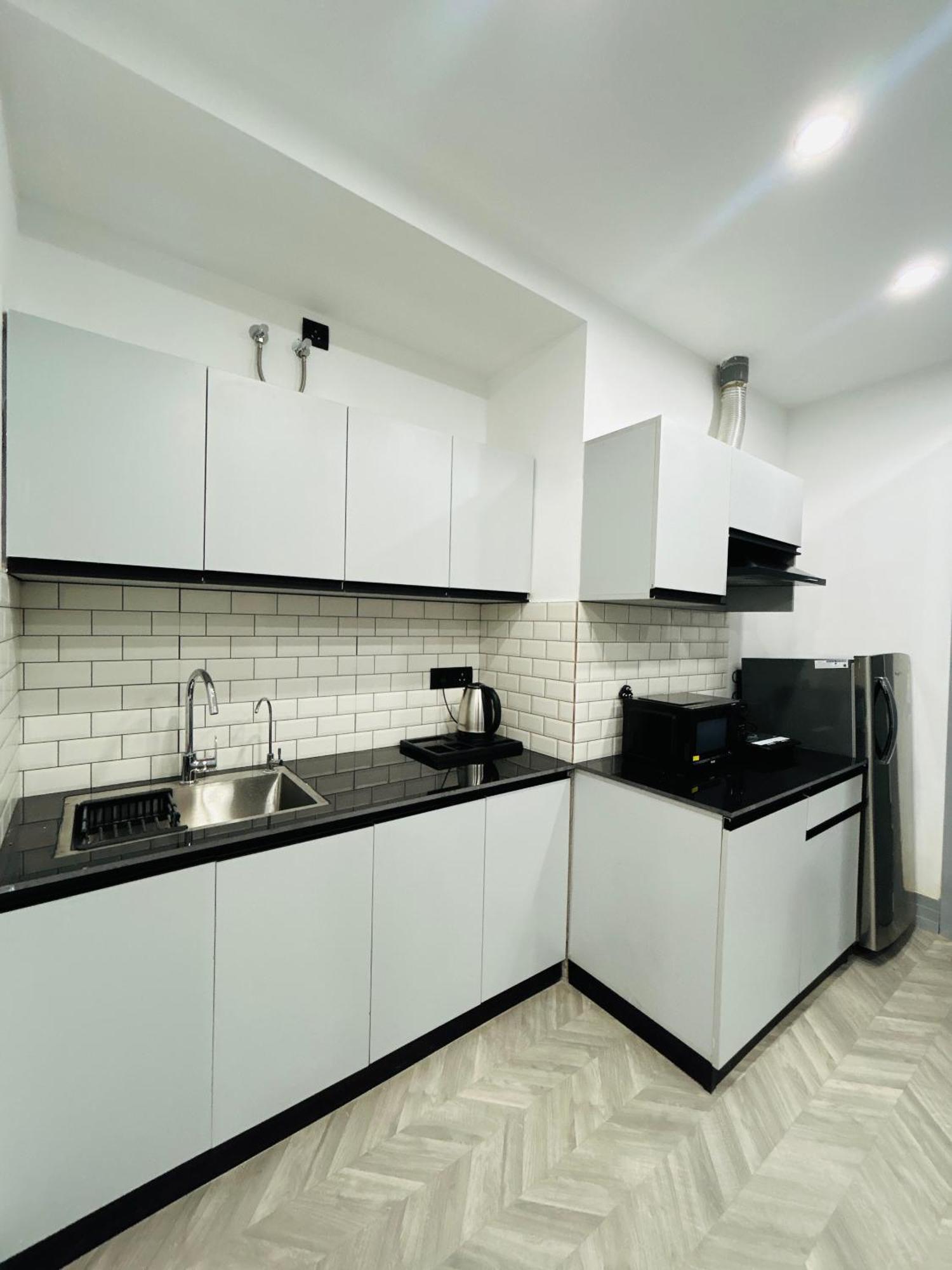 Bedchambers Serviced Apartment, Golf Course, Гургаон Экстерьер фото