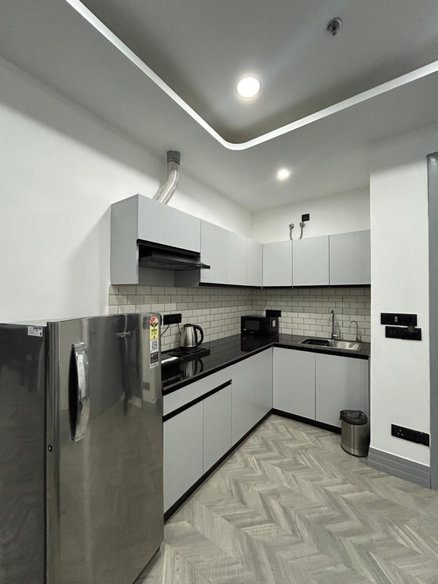 Bedchambers Serviced Apartment, Golf Course, Гургаон Экстерьер фото