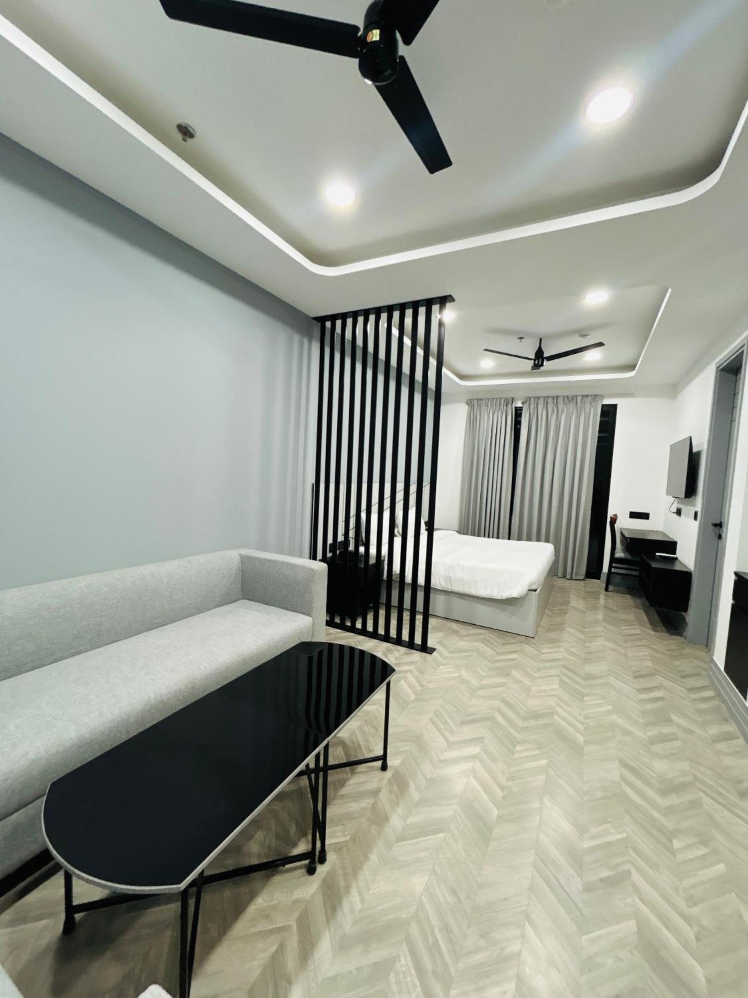 Bedchambers Serviced Apartment, Golf Course, Гургаон Экстерьер фото