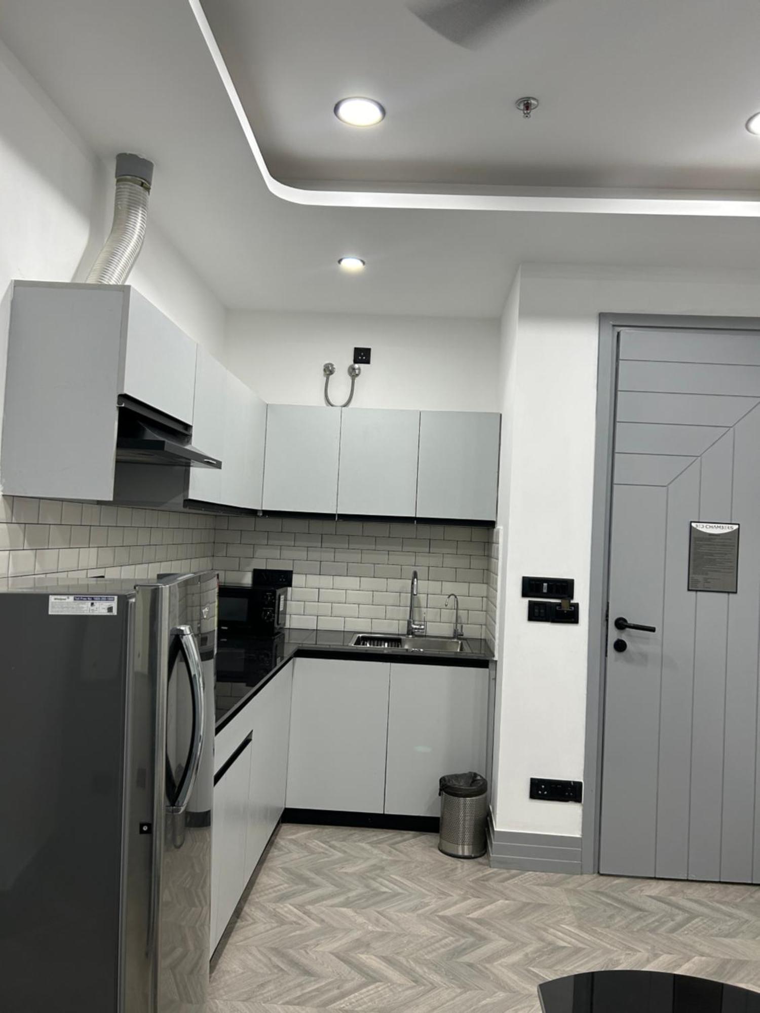 Bedchambers Serviced Apartment, Golf Course, Гургаон Экстерьер фото