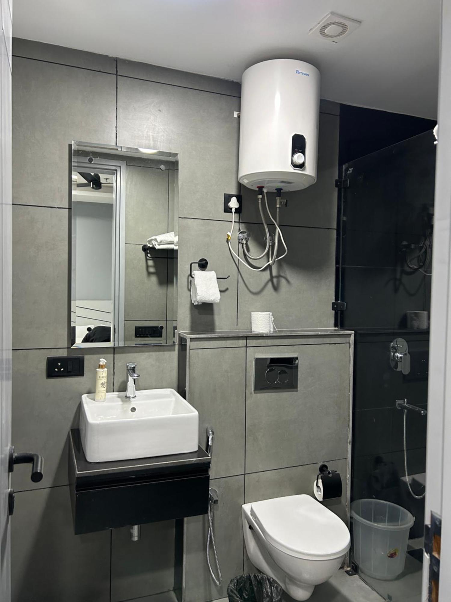 Bedchambers Serviced Apartment, Golf Course, Гургаон Экстерьер фото
