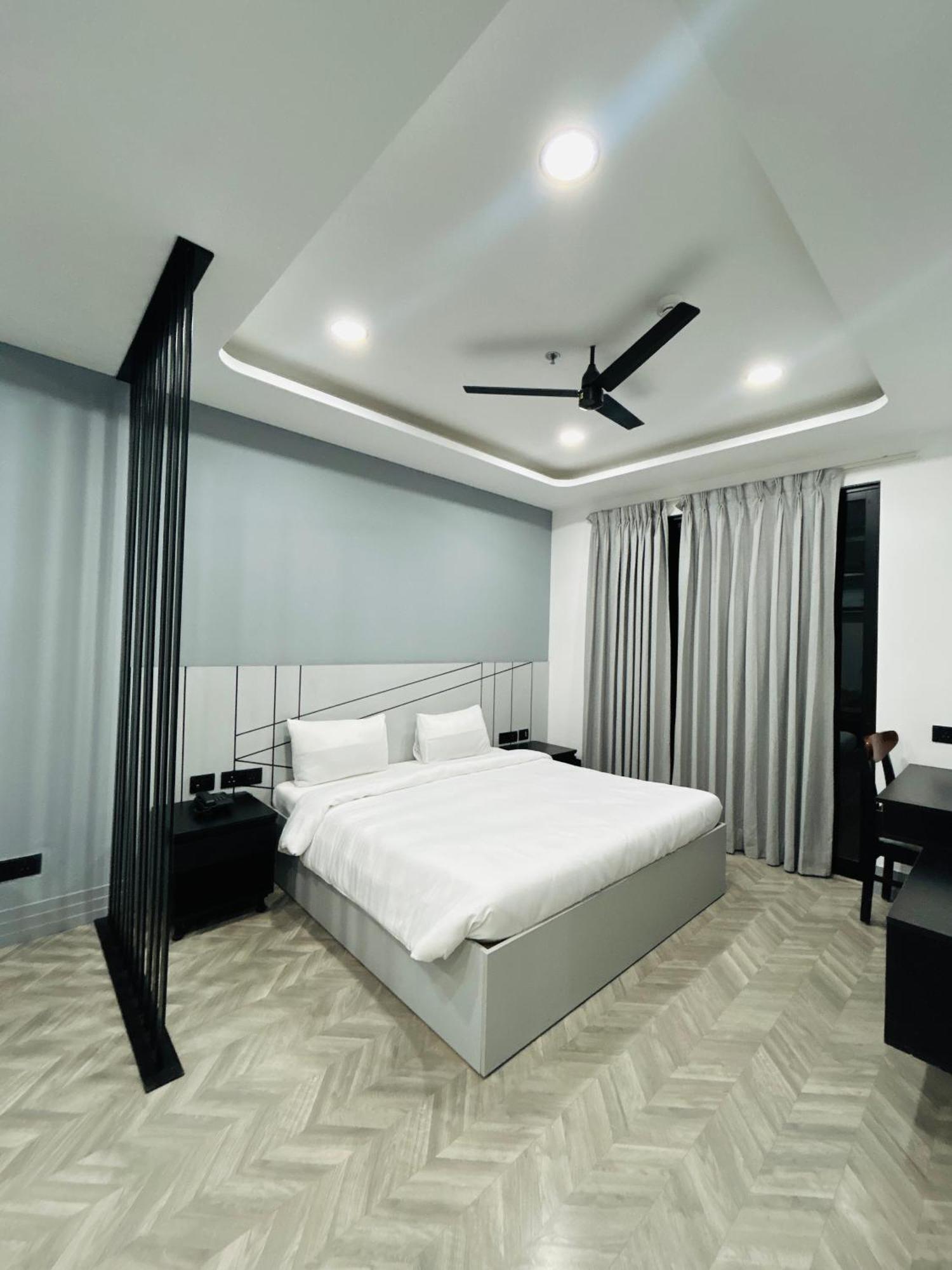 Bedchambers Serviced Apartment, Golf Course, Гургаон Экстерьер фото