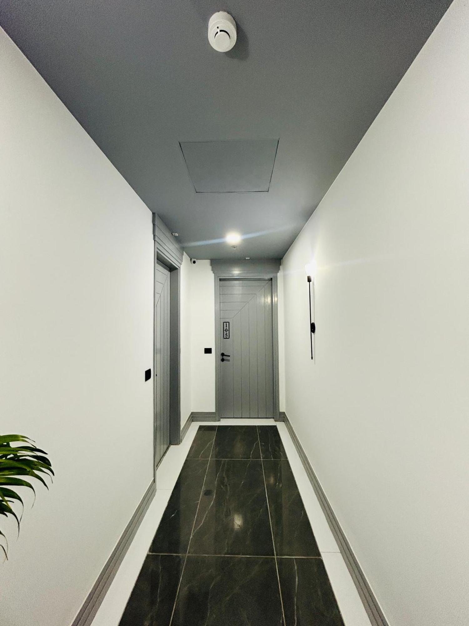 Bedchambers Serviced Apartment, Golf Course, Гургаон Экстерьер фото