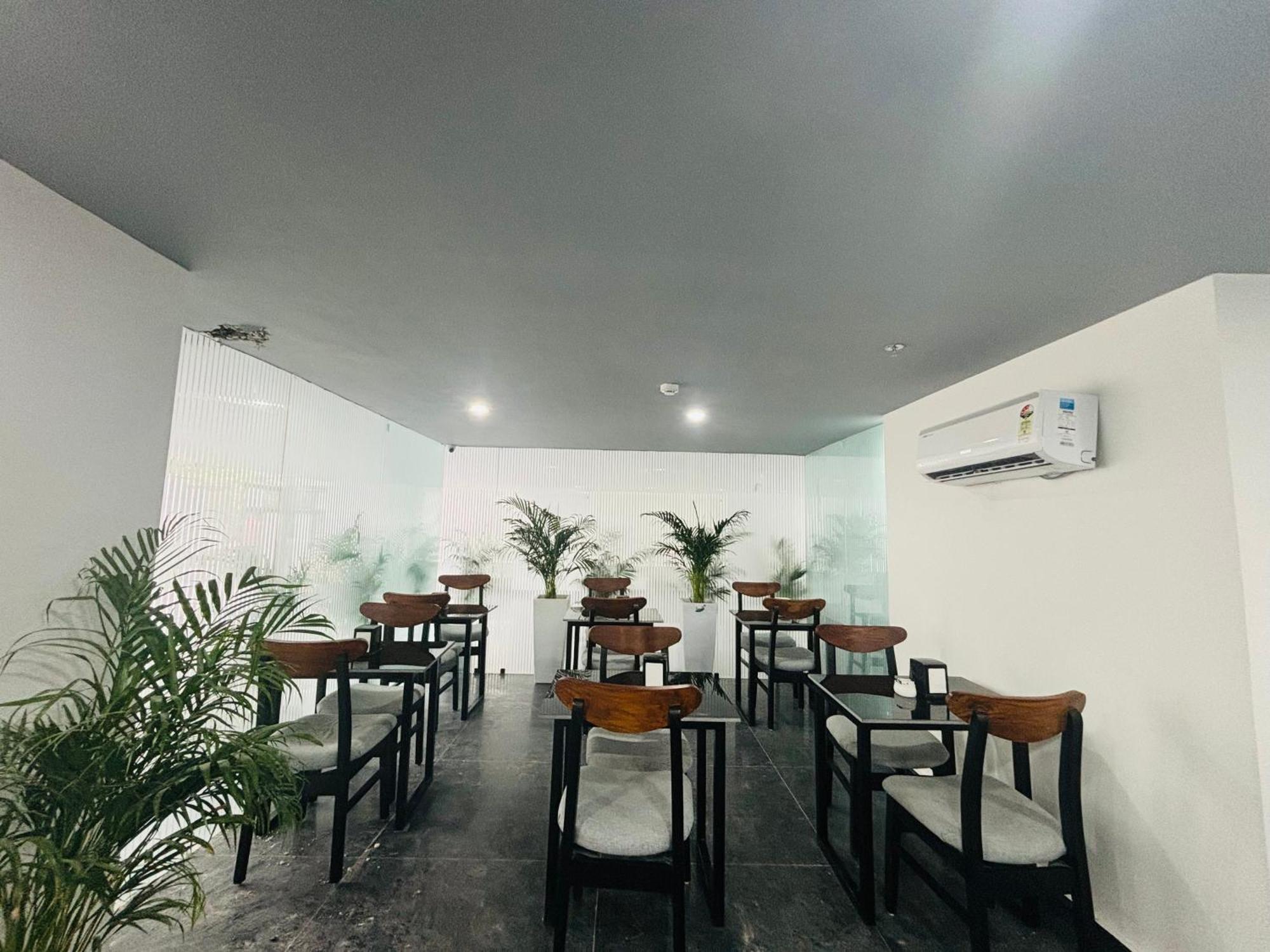 Bedchambers Serviced Apartment, Golf Course, Гургаон Экстерьер фото